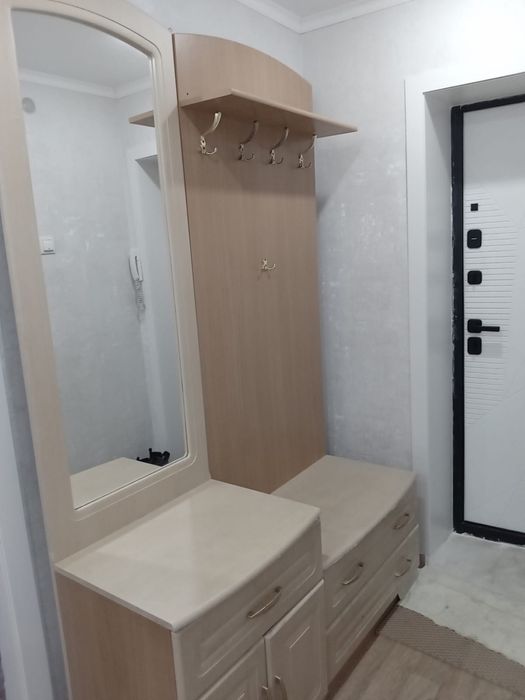 Прихожка сатылады.Бағасы 22000 теңге