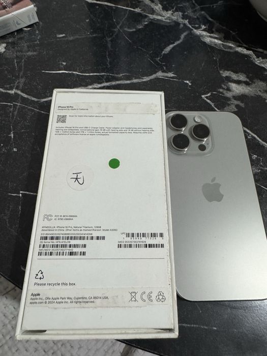 iPhone 16 про состояние идеальное