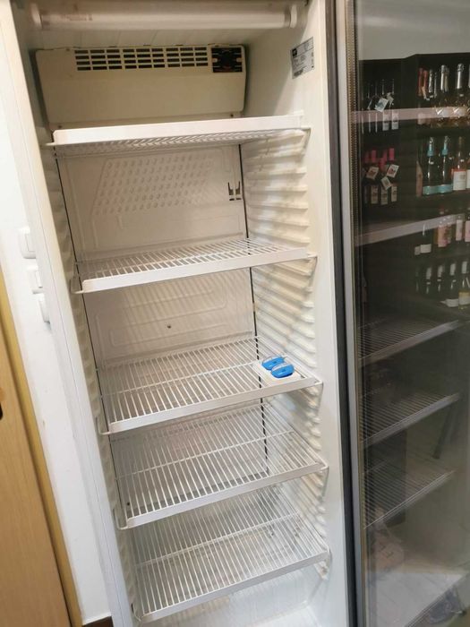 Хладилна витрина