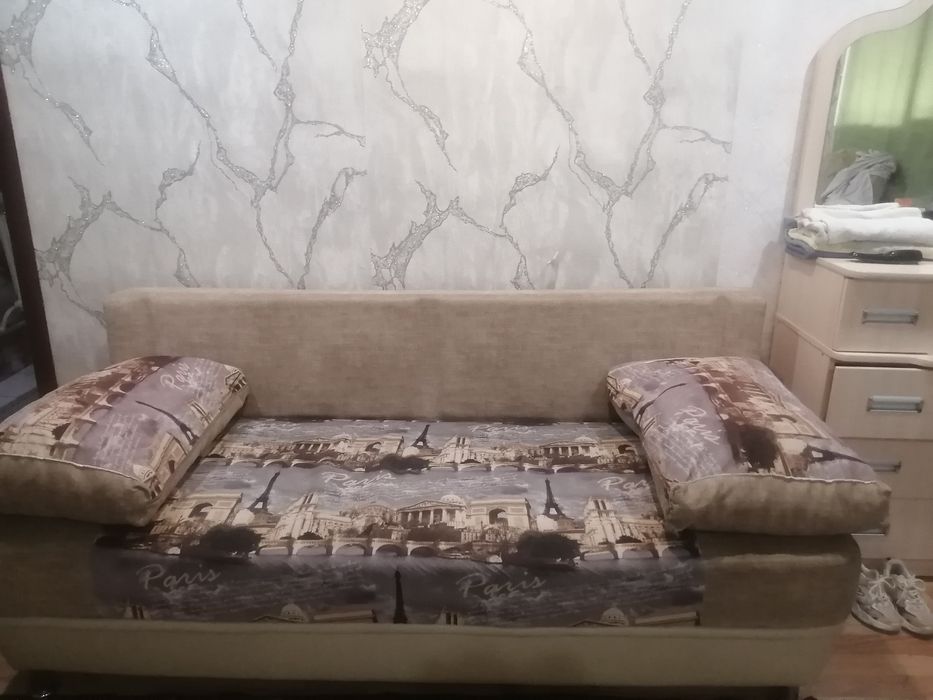 Продам диван в хорошем состоянии