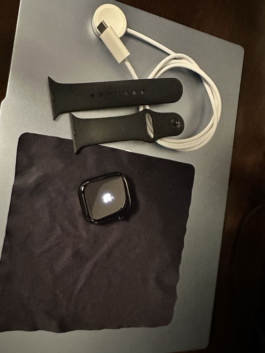 Apple Watch 11, 42 mm, black, garantie extinsa 14/11/29