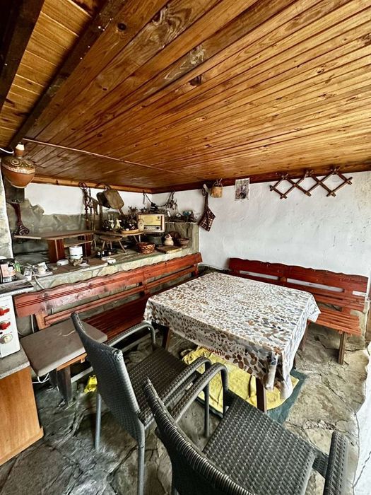 Къща в Ловеч, област-с.Белиш площ 48 цена 43000