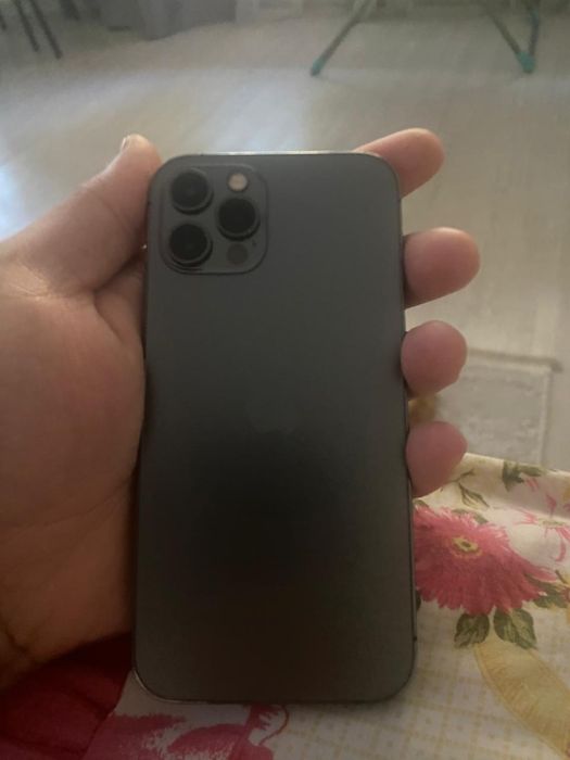 Айфон 12 про на продажу