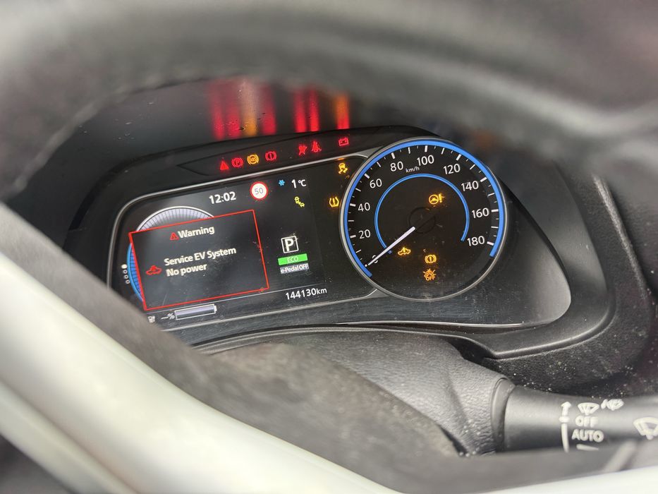 Nissan leaf 2020 electric avariat