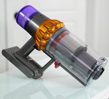 Продавам Dyson v15s, за сухо и мокро почистване-пълен комплект