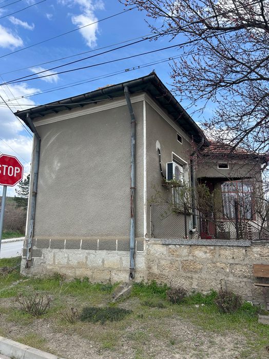 Продавам къща в гр. Мизия