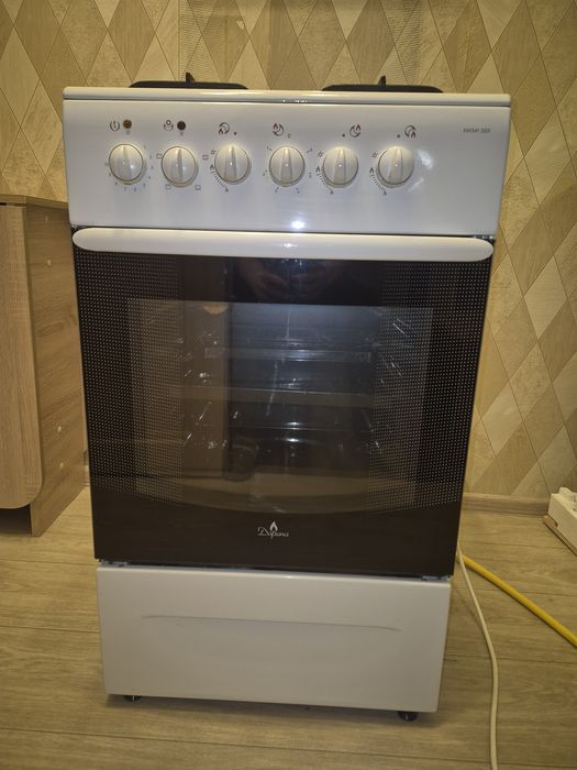 Продам газовую плиту