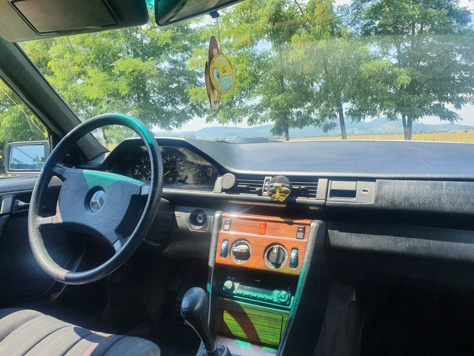 De vanzare  W124