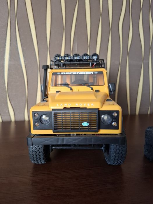 Masinuta cu Telecomanda - 4X4 - Land Rover Defender