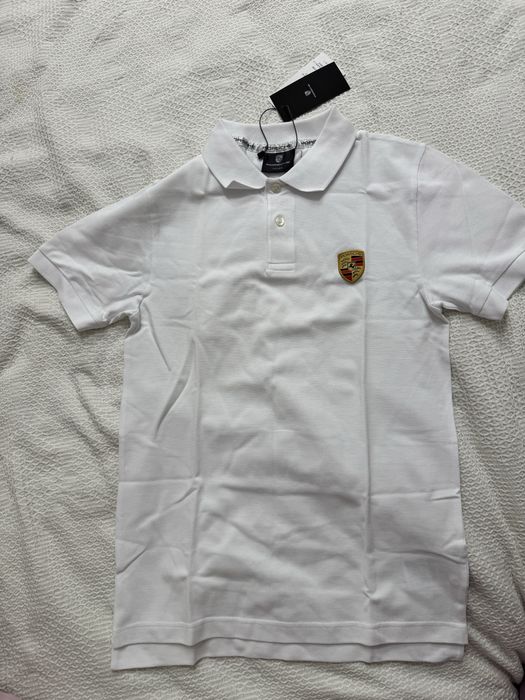 Белое поло Porsche