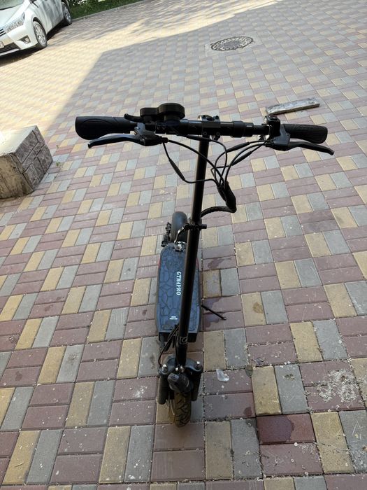 Продам электросамокат