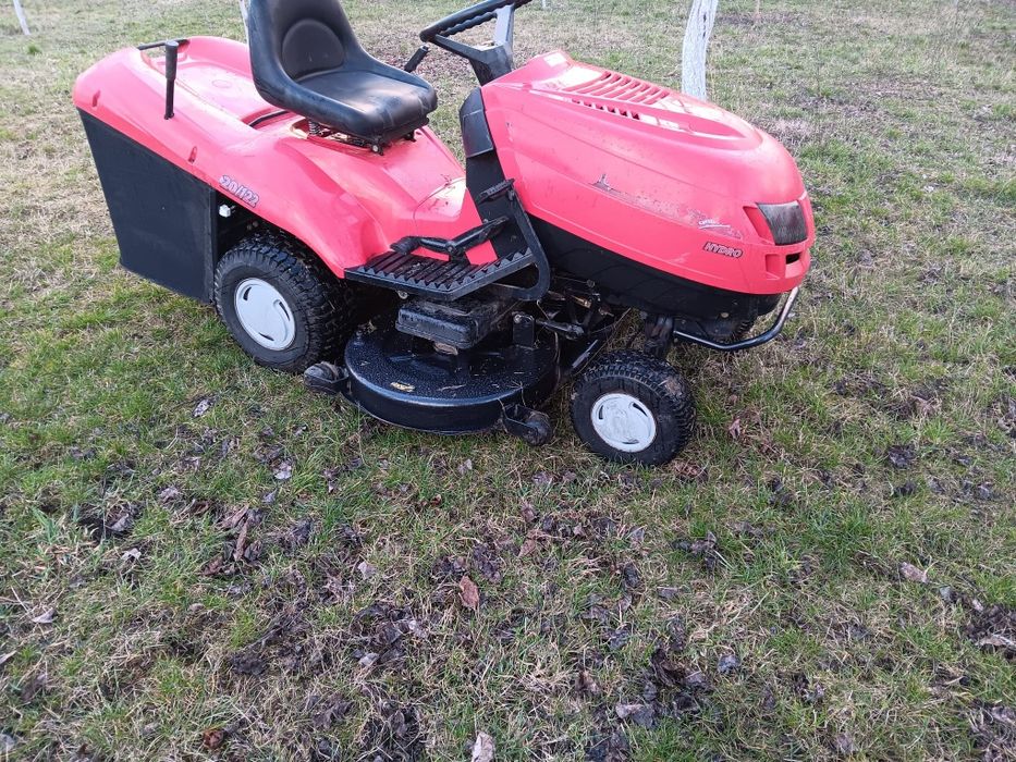 Tractoras 2 cilindri de tuns  iarba si gazon