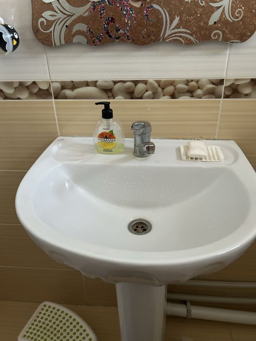 Умывальник и унитаз