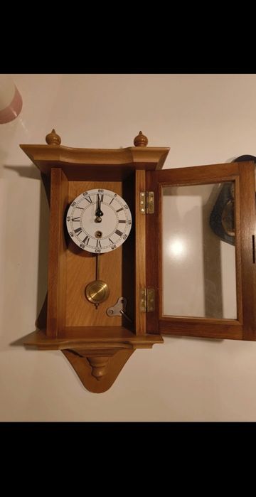 Ceas mecanic cu pendul