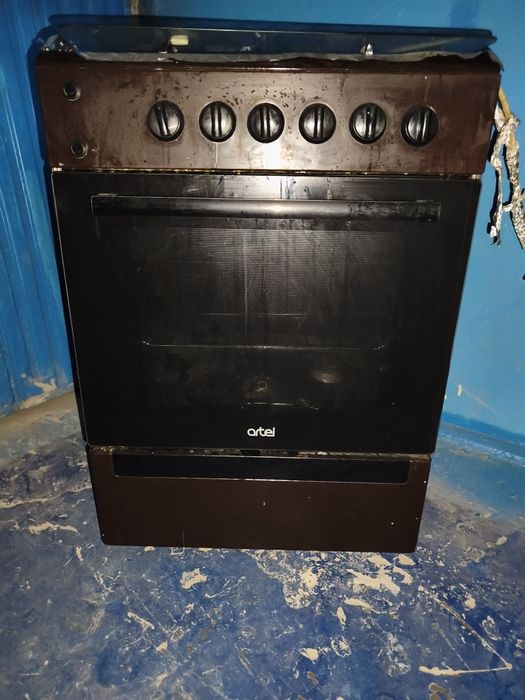 Срочно Газплита ва вытяжка сотилади.