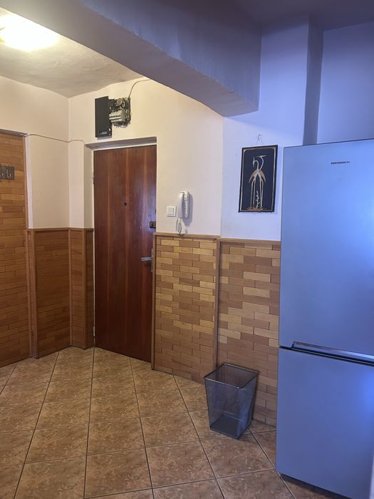 Apartament de inchiriat, 2 camere, decomandat, zona Cetate