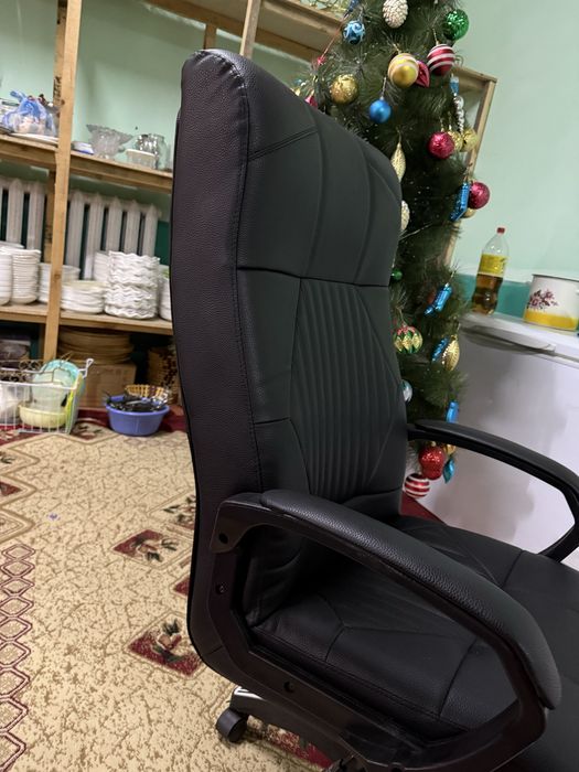 Офисное кресло премиум-класса