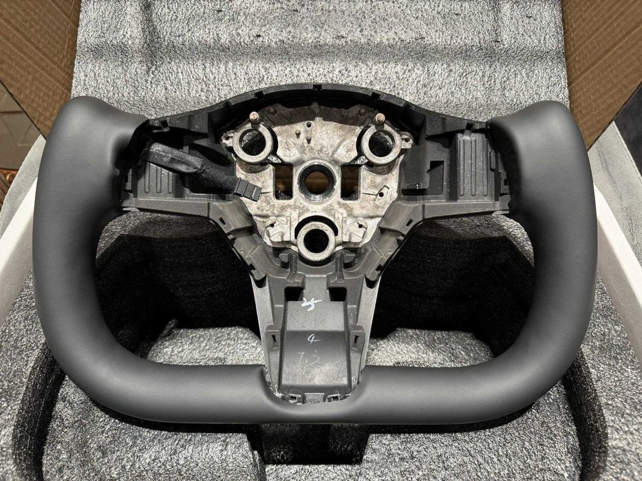 Yoke Волан за Tesla Model 3 Y Тесла Модел Steering Wheel Plaid