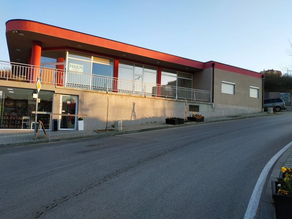 Дава се под наем Гараж / Паркомясто в Благоевград, Освобождение - 900 кв.м за 2397 € - Снимка #5