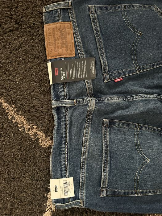 Vând Blugi Levis Barbati
