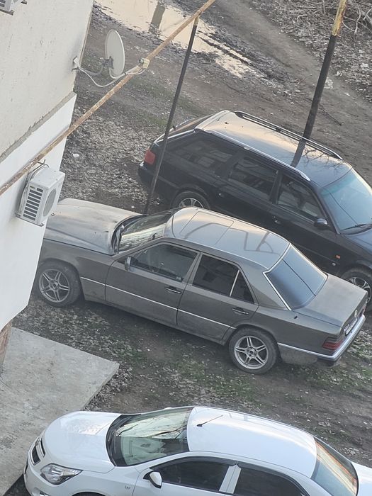 Продам мэрседес в 124 кузове.