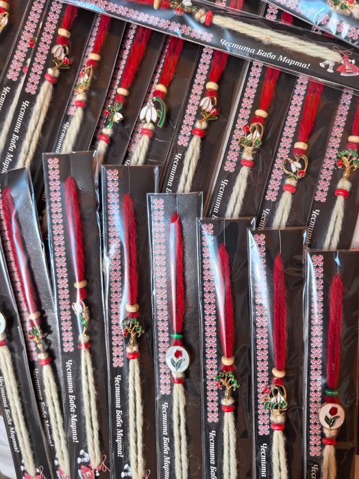 Продавам мартеници ръчно изработени