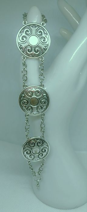 Женский браслет ручной работы.