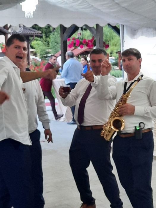 Formație pentru nunți în județul Brașov.