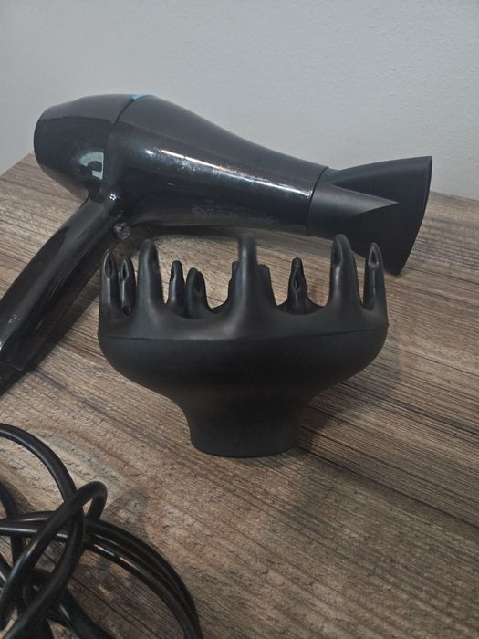 Фен Phillips DryCare Pro Ionic BHD272/00