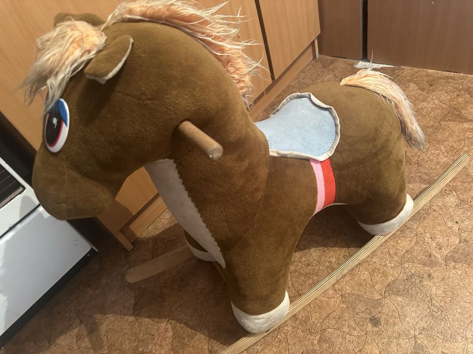 Лошадка-качалка детская