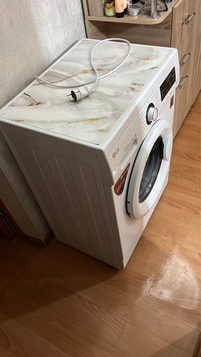 Продам стиральную машину LG