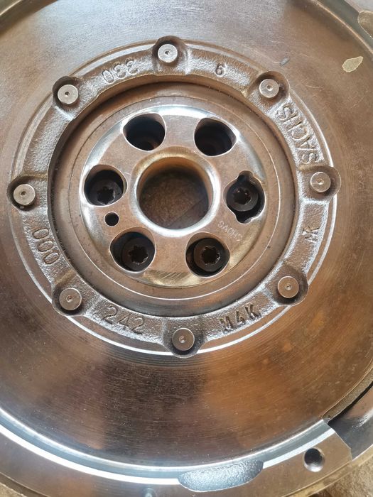 Маховик и феродов диск за Пежо Peugeot 1.6 HDI  SACHS