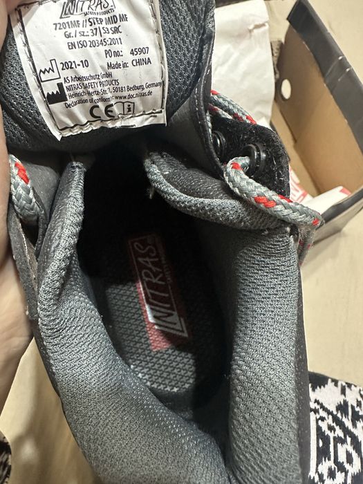 Продается спецобувь новая