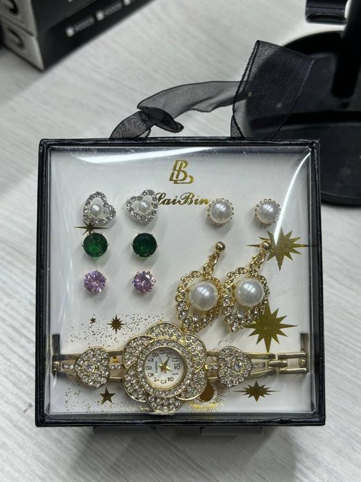 Женские украшение