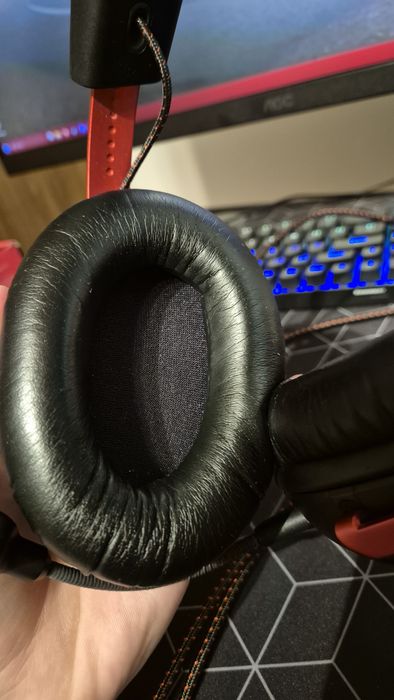 Vând Căști HyperX Cloud 3 cu Fir.
