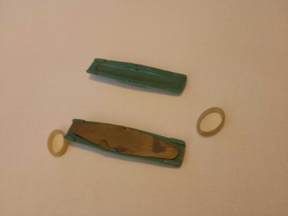 СССР  ловна свирка примамка, имитираща гласа на патица.