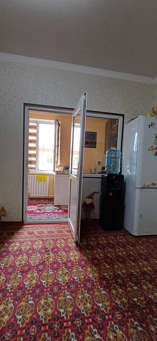 Kvartira sotladi srochna arzon