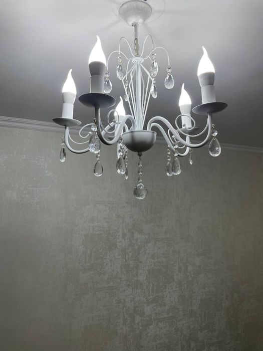 Продам люстру утонченную