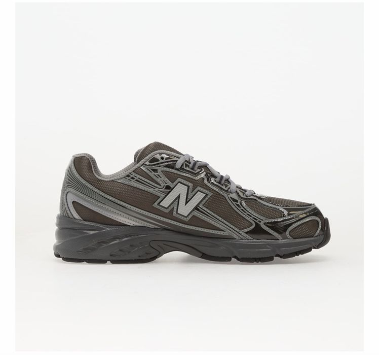 New Balance 740