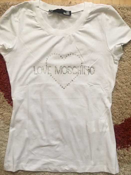 Tricou Love Moschino ..