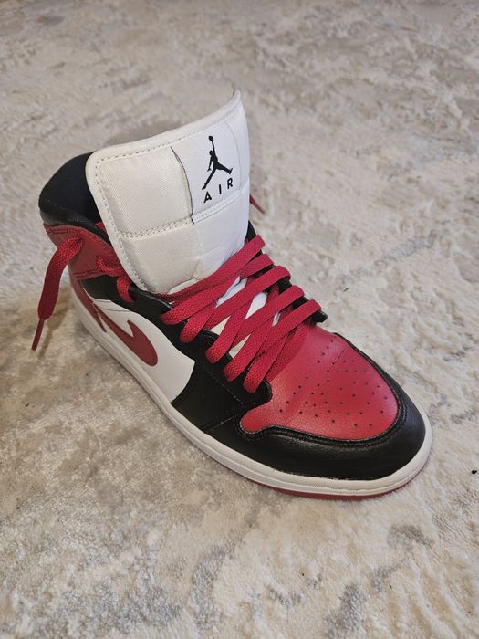 Jordan 1 original   pret negociabil