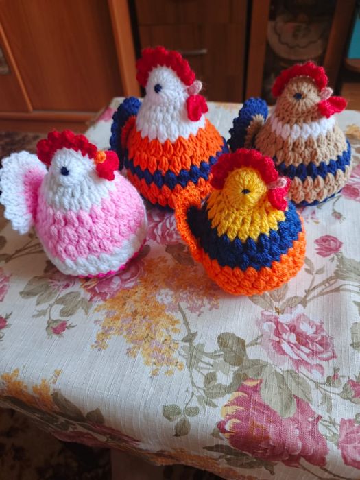 Продам вязанных курочек