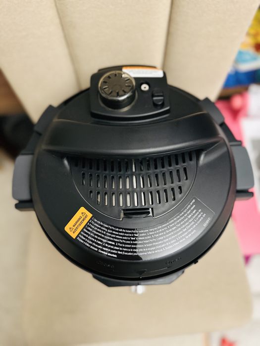 Multicooker Instant Pot Pro6 ca nou,garantie2027, putin folosit