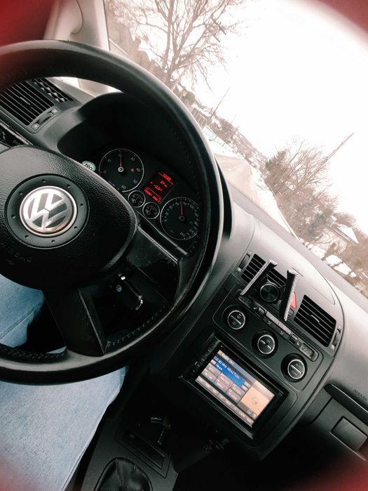 Vând mașina , Touran 7 locuri