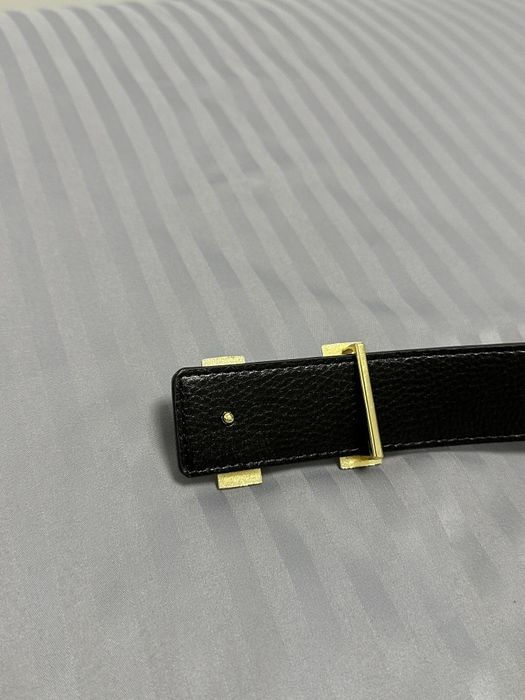 Curea Hermes noua din piele neagra cu catarama aurie lungime 110,cm