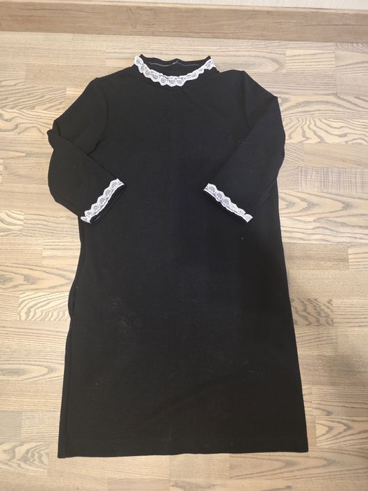 Продам школьное платье