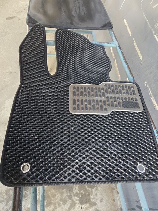 Полики Эвакор для Leapmotor C10