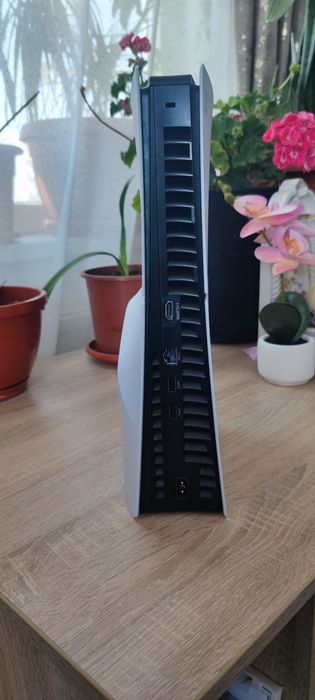 Vând consolă PlayStation 5 PS5 slim 1tb model cu disc  cu factură și garanție