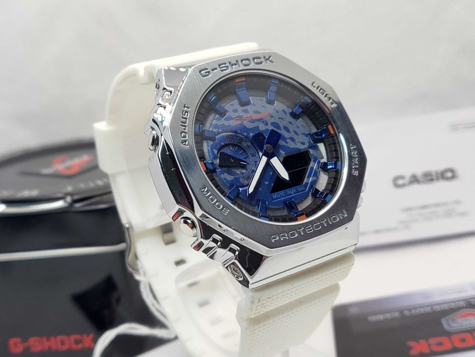 Ceas Casio G shock GM 2100g -1a9er, white-blue edition .Nou, Garantie 2 ani