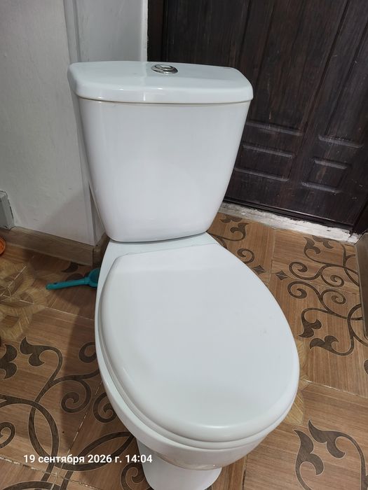 Продам чистый унитаз